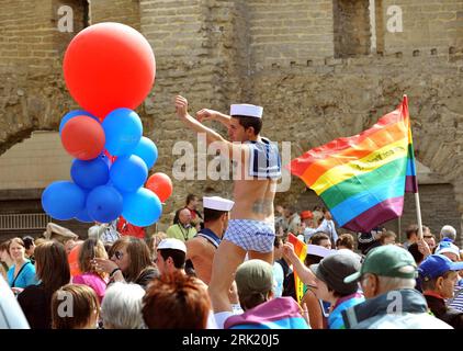 Bildnummer : 53017535 Date de référence : 16.05.2009 Copyright : imago/Xinhua Teilnehmer der gay Pride Parade 2009 in Brüssel - PUBLICATIONxNOTxINxCHN , Personen ; 2009, Brüssel, Belgique, Straßenfest, Gayparade, premiumd ; , quer, Kbdig, totale, , Europa Bildnummer 53017535 Date 16 05 2009 Copyright Imago XINHUA participants la gay Pride Parade 2009 à Bruxelles PUBLICATIONxNOTxINxCHN People 2009 Bruxelles Belgique Festival de rue Gayparade premiumd horizontal Kbdig long shot Europe Banque D'Images