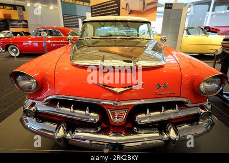 Bildnummer : 53155738 Datum : 20.04.2009 Copyright : imago/Xinhua photo prise le 14 avril 2009 montre la Dodge Custom Royal lancer D-500 de 1956 exposée au Walter P. Chrysler Museum à Detroit, aux États-Unis. Wirtschaft kbdig Autos Automuseum, États-Unis, Oldtimer quer ie Bildnummer 53155738 Date 20 04 2009 Copyright Imago XINHUA photo prise LE 14 2009 avril montre le 1956 Dodge Custom Royal lancer D 500 exposé dans Walter P Chrysler Museum à Detroit les États-Unis économie Kbdig Cars Auto Museum USA Oldtimer horizontal ie Banque D'Images