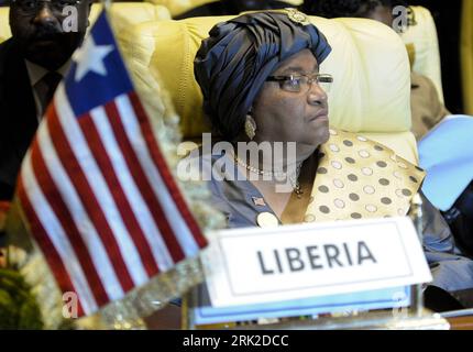 Bildnummer : 53172639 Datum : 01.07.2009 Copyright : imago/Xinhua Präsidentin Ellen Johnson-Sirleaf (Liberia) während des 13. Gipfeltreffens der Afrikanischen Union in Syrte, - PUBLICATIONxNOTxINxCHN, Personen , premiumd ; 2009, Syrte, Politik, Gipfeltreffen, au, Afrikanische, Schriftzug ; , quer, Kbdig, Porträt, Randbild, People o0 Gipfel Bildnummer 53172639 Date 01 07 2009 Copyright Imago XINHUA Présidente Ellen Johnson Sirleaf Liberia au cours du Sommet de 13 l'Union africaine à Syrte PUBLICATIONxNOTxINxCHN People premiumd 2009 Syrte Politics Summit au African Emblem horizontal Kbdig Portrait Banque D'Images