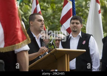 Bildnummer : 53193105 Datum : 11.07.2009 Copyright : imago/Xinhua (090712) -- Budapest, 12 juillet 2009 (Xinhua) -- la présidente du Parti Jobbik, Vona Gabor, prend la parole lors du rassemblement à Budapest le 11 juillet 2009. Le Parti Jobbik d'extrême droite hongrois a rétabli son bras paramilitaire, le mouvement de la Garde hongroise, lors d'un rassemblement de masse à Budapest le 11 juillet, défiant une interdiction judiciaire de l'organisation. Le rassemblement a été convoqué pour protester contre les actions de la police après la dissolution d'un rassemblement similaire samedi dernier pour protester contre la dissolution de la garde et exiger des élections anticipées. (Xinhua/Szigetvary Zsolt) (lmz) (1) H. Banque D'Images