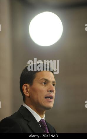 Bildnummer : 53226551 Datum : 27.07.2009 Copyright : imago/Xinhua BRUXELLES, 27 juillet 2009 (Xinhua) - le ministre britannique des Affaires étrangères David Miliband prononce un discours sur l'Afghanistan au siège de l'OTAN à Bruxelles, capitale de la Belgique, le 27 juillet 2009. Miliband a exposé la stratégie politique du Royaume-Uni à l'égard de l'Afghanistan, en insistant sur la réconciliation des insurgés, la garantie d'un engagement à long terme en faveur du développement de l'Afghanistan et une approche régionale. (Xinhua/Wu Wei) PUBLICATIONxNOTxINxCHN personnes Politik kbdig xsk 2009 hoch Außenminister o00 Porträt Bildnummer 53226551 Date 27 07 2009 Copyright Imago XINHUA Bruss Banque D'Images