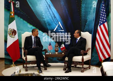 Bildnummer : 53253694 Datum : 09.08.2009 Copyright : imago/Xinhua (090810) -- GUADALAJARA, 10 août 2009 (Xinhua) -- le président mexicain Felipe Calderon (à droite) s'entretient avec le président américain Barack Obama lors de leur rencontre bilatérale en marge du cinquième sommet des dirigeants nord-américains à Guadalajara, Mexique, le 9 août 2009. (Xinhua/Présidence mexicaine/Alfredo Guerrero) (lmz) (1)MEXICO-SPP-SUMMIT-CALDERON-OBAMA PUBLICATIONxNOTxINxCHN People Politik kbdig xsk 2009 quer USA Bildnummer 53253694 Date 09 08 2009 Copyright Imago XINHUA Guadalajara août 10 2009 XINHUA Président MEXICAIN Felipe Calder Banque D'Images