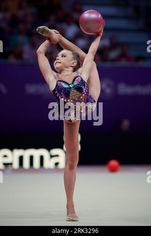 Valencia, Espagne. 23 août 2023. Stiliana Nikolova, de Bulgarie, participe à la finale de ballon individuel aux 40e Championnats du monde de gymnastique rythmique FIG à Valence, Espagne, le 23 août 2023. Crédit : Pablo Morano/Xinhua/Alamy Live News Banque D'Images