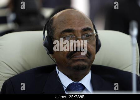 Bildnummer : 53307034 Datum : 31.08.2009 Copyright : imago/Xinhua (090831) -- TRIPOLI, 31 août 2009 (Xinhua) -- le président soudanais Omar al-Bashir assiste à un sommet spécial de l'UA qui s'est tenu à Tripoli, la capitale du , le 31 août 2009. Les chefs d’État et de gouvernement des 53 pays de l’Union africaine (UA) ont donné le coup d’envoi lundi d’un sommet spécial pour s’attaquer aux conflits régionaux, en particulier aux situations en . (Xinhua/Hamza Turkia)(msq) (5)-TRIPOLI-au-SPECIAL SUMMIT PUBLICATIONxNOTxINxCHN People Politik Gipfel Sondergipfel Afrikanische Union au Tripolis premiumd kbdig xng 2009 quer o0 Soudan Bildnummer 53307034 Date 31 Banque D'Images