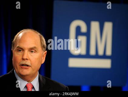 Bildnummer: 53638308  Datum: 01.06.2009  Copyright: imago/Xinhua (091201) -- NEW YORK, Dec. 1, 2009 (Xinhua) -- File photo taken on June 1, 2009 shows General Motors president and CEO Fritz Henderson during a press conference to announce that GM will seek bankruptcy protection at the GM Building in New York. Henderson is stepping down as chief executive at US auto giant General Motors, CNBC television reported on December 1, 2009. (Xinhua/Shen Hong) (1)US-GM CEO FRITZ HENDERSON-TO RESIGN PUBLICATIONxNOTxINxCHN People Wirtschaft Porträt kbdig xkg 2009 quer o0    Bildnummer 53638308 Date 01 06 2 Stock Photo