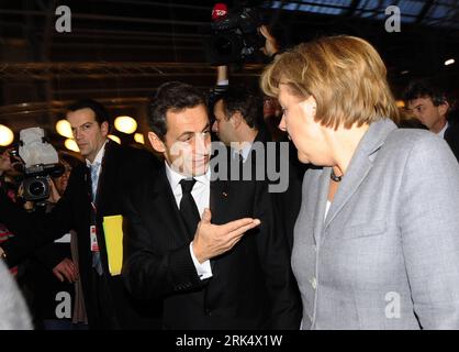 Bildnummer: 53675669  Datum: 17.12.2009  Copyright: imago/Xinhua (091217) -- COPENHAGEN, Dec. 17, 2009 (Xinhua) -- French President Nicolas Sarkozy (front L) talks to German Chancellor Angela Merkel (front R) during the United Nations Framework Climate Change Conference in Copenhagen, Denmark, Dec. 17, 2009. (Xinhua/Zeng Yi) DENMARK-COPENHAGEN-CLIMATE CHANGE CONFERENCE-SARKOZY-MERKEL PUBLICATIONxNOTxINxCHN People Politik Klimagipfel kbdig xkg 2009 quer premiumd  o00 Weltklimagipfel    Bildnummer 53675669 Date 17 12 2009 Copyright Imago XINHUA  Copenhagen DEC 17 2009 XINHUA French President Nic Stock Photo