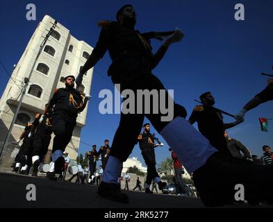 Bildnummer : 53688040 Datum : 27.12.2009 Copyright : imago/Xinhua (091227)-- GAZA, 27 décembre 2009 (Xinhua) -- les forces de sécurité palestiniennes du Hamas défilent lors d un rassemblement pour protester contre la guerre d Israël sur la bande de Gaza le 27 décembre 2008, jour anniversaire du début de la guerre d Israël sur la bande de Gaza, dans la ville de Gaza le 27 décembre 2009. La bande de Gaza dirigée par le Hamas a organisé dimanche une manifestation contre l’offensive israélienne sur la bande de Gaza qui a tué plus de 1 400 Palestiniens le 27 décembre 2008. Le 27 décembre 2009 marque le premier anniversaire de l’offensive israélienne sur la bande de Gaza. (Xinhua/Wissam Nassar) (zw) (4)MIDEAST-P. Banque D'Images