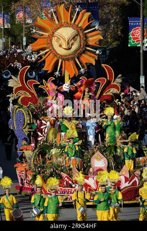 Bildnummer : 53693633 Datum : 01.01.2010 Copyright : imago/Xinhua (100102) -- PASADENA, 2 janvier 2010 (Xinhua) -- le char Samba Carnival assiste à la parade des roses du jour de l'an à Pasadena, Californie, États-Unis, le 1 janvier 2010. Le 121e défilé traditionnel des roses du nouvel an a eu lieu vendredi à Pasadena. (Xinhua/Qi Heng) (zcc) (4)US-CALIFORNIA-121ST ROSE PARADE PUBLICATIONxNOTxINxCHN Neujahr Neujahrsparade Parade Rosenparade kbdig xng 2010 hoch o0 Wagen Bildnummer 53693633 Date 01 01 2010 Copyright Imago XINHUA Pasadena Jan 2 2010 XINHUA The Float Samba Carnival participe au New Ye Banque D'Images