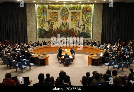 Bildnummer: 53709756  Datum: 06.01.2010  Copyright: imago/Xinhua (100106) -- NEW YORK, Jan. 6, 2010 (Xinhua) -- The UN Security Council holds an open meeting on Afghanistan at the UN headquarters in New York, the United States, Jan, 6, 2010. (Xinhua/Shen Hong) (gxr) (4)U.S.-NEW YORK-UN-AFGHANISTAN-SESSION PUBLICATIONxNOTxINxCHN People Politik UN Sitzung Sicherheitsrat Weltsicherheitsrat kbdig xcb 2010 quer premiumd     Bildnummer 53709756 Date 06 01 2010 Copyright Imago XINHUA  New York Jan 6 2010 XINHUA The UN Security Council holds to Open Meeting ON Afghanistan AT The UN Headquarters in New Stock Photo