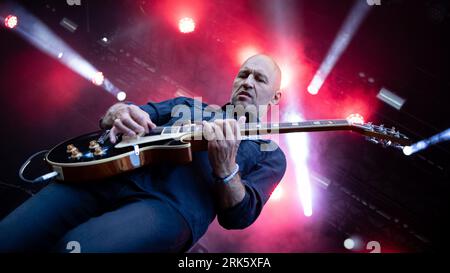Trondheim, Norvège. 11th, août 2023. Le groupe de hard rock norvégien Stargazer donne un concert au Sverresborg Folkemuseum à Trondheim. Ici le guitariste William Ernstsen est vu en direct sur scène. (Crédit photo : Gonzales photo - Tor Atle Kleven). Banque D'Images