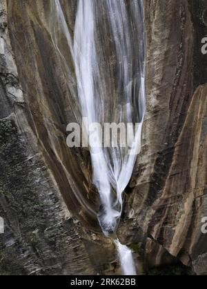 Une vue pittoresque sur Eurobin Upper Falls, située sur la pittoresque Mount Buffalo Road à Mount Buffalo, Victoria, Australie Banque D'Images