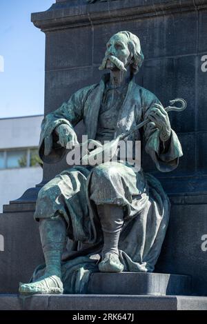 Filip Visnjic joueur de violon aveugle. Détail du monument aux héros du Kosovo dans le centre de Kruševac (bataille du Kosovo 1389). Serbie Banque D'Images