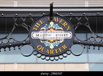 Mathew Street, la rue la plus célèbre de Liverpool comme l'emplacement du Cavern Club où les Beatles se sont produits, sur Merseyside, Royaume-Uni Banque D'Images