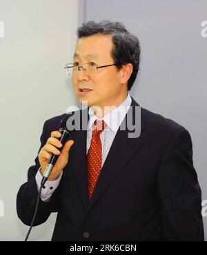 Bildnummer : 53826199 Datum : 01.03.2010 Copyright : imago/Xinhua (100301) -- TOKYO, 1 mars 2010 (Xinhua) -- le nouvel ambassadeur de Chine au Japon, Cheng Yonghua, prend la parole lors d'une réunion à Tokyo, le 1 mars 2010. Cheng Yonghua a rencontré des représentants des Chinois d'outre-mer lundi au Japon. (Xinhua/Ji Chunpeng) (zhs) (3)JAPAN-TOKYO-CHINA-AMBASSADOR PUBLICATIONxNOTxINxCHN People Politik kbdig xkg 2010 quadrat o0 Porträt Bildnummer 53826199 Date 01 03 2010 Copyright Imago XINHUA Tokyo Mars 1 2010 XINHUA China S nouvel ambassadeur au Japon Cheng Yua a LORS D'une réunion À Tokyo Mars 1 2010 Cheng Yua Banque D'Images