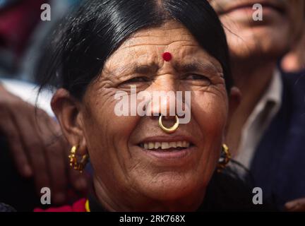 Katmandou, Bagmati, Népal. 24 août 2023. Une femme de l’extrême ouest du Népal participe à la célébration du festival Gaura à Katmandou, Népal, le 24 août 2023. Le festival de Gaura est principalement célébré par les femmes de la partie extrême ouest du Népal où la déesse Gauri est vénérée pour la vie longue et saine de leurs maris (image de crédit : © Sunil Sharma / ZUMA Press Wire) USAGE ÉDITORIAL SEULEMENT! Non destiné à UN USAGE commercial ! Banque D'Images