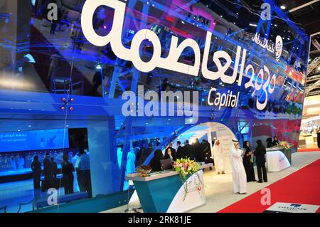 Bildnummer : 53954971 Datum : 19.04.2010 Copyright : imago/Xinhua (100419) -- ABU DHABI, 19 avril 2010 (Xinhua) -- la salle d'exposition principale présente le concept du plan de construction de l'an 2030 lors d'une exposition immobilière à Abu Dhabi, capitale des Émirats arabes Unis (eau), le 19 avril 2010. 2010 Abu Dhabi Real Estate Exhibition a été ouvert ici le 18 avril, attirant 250 exposants de 36 pays et régions. (Xinhua/an Jiang) (lr) UAE-ABU DHABI-REAL ESTATE-EXHIBITION PUBLICATIONxNOTxINxCHN Wirtschaft Immobilien Immobilienwirtschaft Messe Immobilienmesse premiumd xint kb Banque D'Images