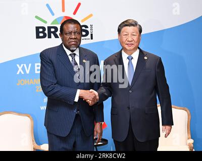 Johannesburg, Afrique du Sud. 24 août 2023. Le président chinois Xi Jinping rencontre son homologue namibien Hage Geingob en marge du 15e Sommet des BRICS à Johannesburg, en Afrique du Sud, le 24 août 2023. Crédit : XIe Huanchi/Xinhua/Alamy Live News Banque D'Images