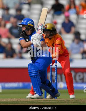 Birmingham 24 août : Danielle Gibson de Birmingham Phoenix bat lors du match des cent femmes entre Birmingham Phoenix et London Spirit à Edgbaston le 24 2023 août Birmingham Angleterre . Crédit : PATRICK ANTHONISZ/Alamy Live News Banque D'Images