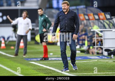 Gand, Belgique. 24 août 2023. Hein Vanhaezebrouck, entraîneur-chef de Gand, photographié lors d'un match de football entre la Belge KAA Gent et l'APOEL chypriote FC Nicosie, jeudi 24 août 2023 à Gand, première étape des play-offs de l'UEFA Europa Conference League. BELGA PHOTO TOM GOYVAERTS crédit : Belga News Agency/Alamy Live News Banque D'Images