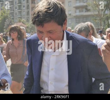 Milan Milan, . 24 août 2023. Gianni Morandi et Pupo larmes et émotion aux funérailles du grand ami Toto Cutugno une légende de la chanson italienne. Crédit : Agence photo indépendante/Alamy Live News Banque D'Images