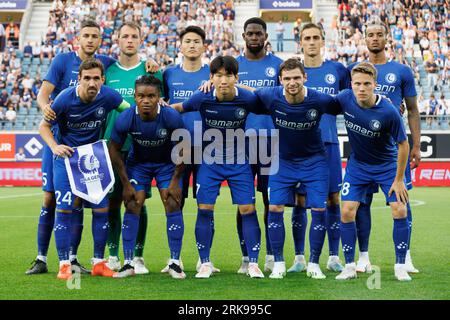 Gand, Belgique. 24 août 2023. Les joueurs de Gand photographiés avant un match de football entre la Belge KAA Gent et l'APOEL chypriote FC Nicosie, jeudi 24 août 2023 à Gand, première étape des play-offs de la compétition UEFA Europa Conference League. BELGA PHOTO KURT DESPLENTER crédit : Belga News Agency/Alamy Live News Banque D'Images