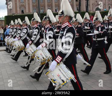 Bildnummer: 54154370  Datum: 19.06.2010  Copyright: imago/Xinhua (100619) -- STOCKHOLM, June 19, 2010 (Xinhua) -- Royal band parade during the wedding celebration of Crown Princess Victoria and Mr. Daniel Westling in Stockholm, capital of Sweden, June 19, 2010. A grand wedding ceremony of Swedish Crown Princess Victoria and Mr. Daniel Westling was held in the Cathedral in Stockholm on Saturday. (Xinhua/Wu Ping) (2)SWEDEN-PRINCESS VICTORIA-WEDDING PUBLICATIONxNOTxINxCHN Entertainment Gesellschaft Hochzeit Schweden Stockholm Adel Prinzessin Kronprinzessin kbdig xdp 2010 quadrat premiumd xint o00 Stock Photo