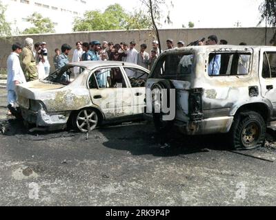 Bildnummer: 54219290  Datum: 10.07.2010  Copyright: imago/Xinhua (100710) -- KANDAHAR, July 10, 2010 (Xinhua) -- stand at the blast site at a bazaar in Kandahar, the capital of Afghanistan s Kandahar province, July 10, 2010. A powerful blast shocked here Saturday, killing at least one person, police said. (Xinhua/Zalmay) (ypf) (2)AFGHANISTAN-KANDAHAR-BLAST PUBLICATIONxNOTxINxCHN Politik Attentat Bombenattentat kbdig xmk 2010 quer o0 Terror Zerstörung Auto Wrack Autowrack    Bildnummer 54219290 Date 10 07 2010 Copyright Imago XINHUA  Kandahar July 10 2010 XINHUA stand AT The Blast Site AT a Baz Stock Photo