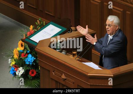 Bildnummer : 54232251 Datum : 16.07.2010 Copyright : imago/Xinhua (100716) -- KIEV, 16 juillet 2010 (Xinhua) -- le premier président de l'Ukraine, Leonid Kravchuk, prononce une allocution lors d'un événement marquant le 20e anniversaire de la Déclaration de souveraineté de l'État au Parlement à Kiev, capitale de l'Ukraine, le 16 juillet 2010. Les dirigeants ukrainiens se sont réunis vendredi au Parlement pour marquer le 20e anniversaire de la souveraineté de l Etat. (Xinhua/Sergei Starostenko) (lr) (6)UKRAINE-KIEV-STATE SOVEREIGNTY-20E ANNIVERSAIRE PUBLICATIONxNOTxINxCHN People Politik kbdig xsp 2010 quer o0 Jubiläum Staatsgründung Gründung Banque D'Images