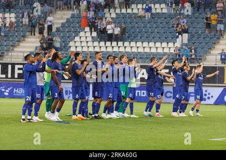Gand, Belgique. 24 août 2023. Les joueurs de Gand célèbrent après avoir remporté un match de football entre la Belge KAA Gent et le Cypriote APOEL FC Nicosie, jeudi 24 août 2023 à Gand, la première étape des play-offs de la compétition UEFA Europa Conference League. BELGA PHOTO KURT DESPLENTER crédit : Belga News Agency/Alamy Live News Banque D'Images