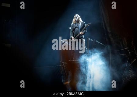 Solvesborg, Suède. 09 juin 2023. Le groupe de heavy Metal polonais Behemoth donne un concert live lors du festival de musique suédois Sweden Rock Festival 2023 à Solvesborg. Ici le guitariste Patryk Sztyber est vu en direct sur scène. (Crédit photo : Gonzales photo - Terje Dokken). Banque D'Images