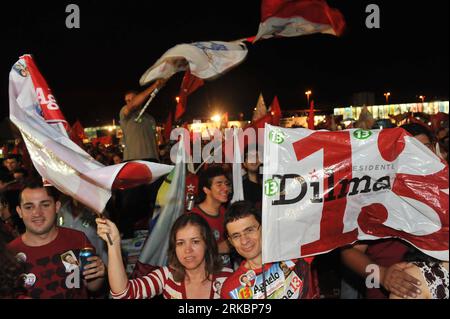 Bildnummer: 54589480  Datum: 31.10.2010  Copyright: imago/Xinhua (101101) -- BRASILIA, Nov. 1, 2010 (Xinhua) -- Supporters celebrate the victory of Dilma Rousseff, candidate for Brazil s ruling Workers Party (PT), in the presidential election runoff in Brasilia, capital of Brazil, Oct. 31, 2010. Dilma Rousseff was officially declared president-elect Sunday by the Superior Electoral Tribunal (SET). (Xinhua/Song Weiwei)(wjd) BRAZIL-DILMA ROUSSEFF-PRESIDENT-ELECTED-CELEBRATION (CN) PUBLICATIONxNOTxINxCHN   Politik kbdig xkg 2010 quer   o0 Wahl Präsidentschaftswahl   o0 Wahl Präsidentschaftswahl A Stock Photo