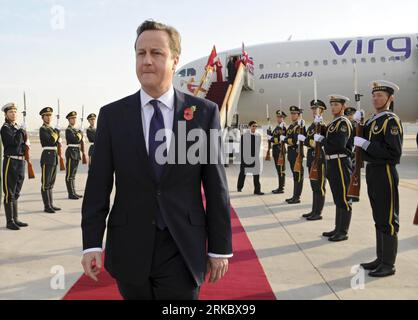 Bildnummer : 54621007 Datum : 09.11.2010 Copyright : imago/Xinhua BEIJING, 9 novembre 2010 (Xinhua) -- le Premier ministre britannique David Cameron inspecte une garde d'honneur à son arrivée à Beijing, capitale de la Chine, le 9 novembre 2010. (Xinhua/Xie Huanchi)(wyo) CHINA-BEIJING-BRITAIN-CAMERON-ARRIVAL (CN) PUBLICATIONxNOTxINxCHN People Politik premiumd kbdig xsp 2010 quer Bildnummer 54621007 Date 09 11 2010 Copyright Imago XINHUA Beijing novembre 9 2010 XINHUA Premier ministre britannique David Cameron inspecte la garde d'honneur à son arrivée à Pékin capitale chinoise novembre 9 2010 XINHUA Huanchi Pékin BR Banque D'Images