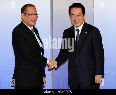 Bildnummer : 54636023 Datum : 13.11.2010 Copyright : imago/Xinhua (101113) -- YOKOHAMA, 13 novembre 2010 (Xinhua) -- le président philippin Benigno Aquino III (G) est accueilli par le Premier ministre japonais Naoto Kan à Yokohama, Japon, le 13 novembre 2010. La 18e Réunion des dirigeants économiques de la coopération économique Asie-Pacifique (APEC) a été ouverte ici samedi. (Xinhua) (axy) JAPON-YOKOHAMA-APEC PUBLICATIONxNOTxINxCHN Politik People kbdig xub 2010 quer premiumd Bildnummer 54636023 Date 13 11 2010 Copyright Imago XINHUA Yokohama nov 13 2010 XINHUA Philippines le président Benigno Aquino III l EST accueilli par Banque D'Images