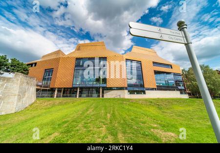 Worcester,Worcestershire,UK-août 17 2023:The Hive est la première université entièrement intégrée et bibliothèque publique d'Europe, ouverte par la Reine en 2012, holdi Banque D'Images