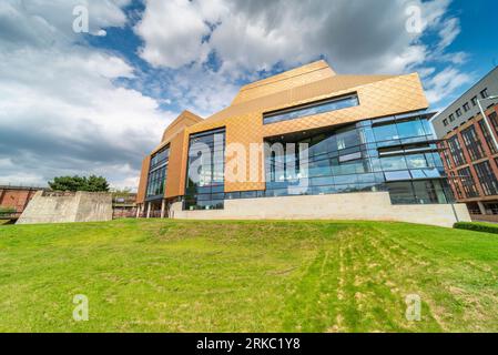 Worcester,Worcestershire,UK-août 17 2023:The Hive est la première université entièrement intégrée et bibliothèque publique d'Europe, ouverte par la Reine en 2012, holdi Banque D'Images