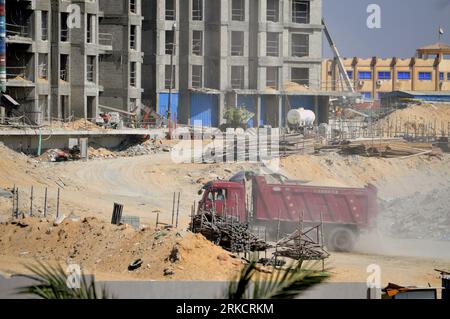 Gizeh, Égypte, août 19 2023 : Nouvelle tour résidentielle en Égypte, immobilier de développement immobilier et d'appartements projet moderne, chantier de construction de Banque D'Images