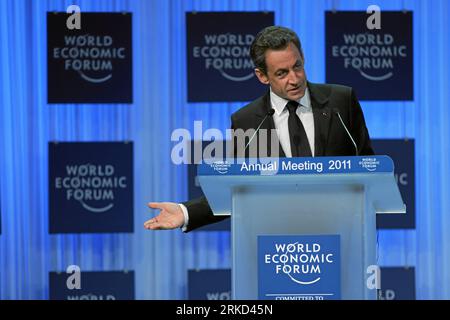 Bildnummer : 54858419 Datum : 27.01.2011 Copyright : imago/Xinhua (110127) -- DAVOS, 27 janvier 2011 (Xinhua) -- le président français Nicolas Sarkozy fait des gestes lors de la session Vision pour le G20 lors de la réunion annuelle 2011 du Forum économique mondial à Davos, en Suisse, le 27 janvier 2011. (Xinhua/World Economic Forum)(axy) SWITZERLAND-DAVOS-ECONOMIC-FORUM-NICOLAS SARKOZY PUBLICATIONxNOTxINxCHN People Politik Wirtschaft Weltwirtschaftsforum premiumd kbdig xsk 2011 quer o0 Wirtschaftsforum Bildnummer 54858419 Date 27 01 2011 Copyright Imago XINHUA Davos Jan 27 2011 French Pre Banque D'Images