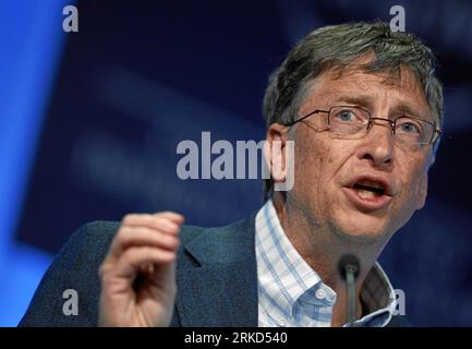 Bildnummer : 54862652 Datum : 28.01.2011 Copyright : imago/Xinhua (110129) -- DAVOS, 29 janvier 2011 (Xinhua) -- Bill Gates, fondateur de Microsoft et co-président de la Fondation Bill et xMelinda Gates, prend la parole lors de la session polio: éradiquer une vieille réalité une fois pour toutes lors de la réunion annuelle 2011 du Forum économique mondial à Davos, Suisse, 28 janvier 2011.(Xinhua/Forum économique mondial/Moritz Hager) (usage éditorial seulement, pas d'usage commercial, pas d'archive, pas à vendre) SWITZERLAND-DAVOS-WEF PUBLICATIONxNOTxINxCHN Politik People Wirtschaft Weltwirtschaftsforum Wirtschaftschaftsforum Davos Banque D'Images