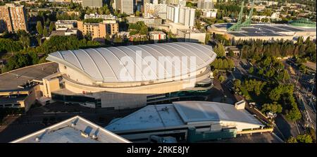 Une vue aérienne du côté est de Portland du centre-ville de la rivière Willamette par une journée ensoleillée Banque D'Images