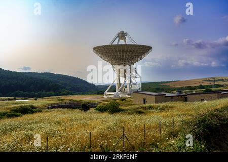 SRT - radiotélescope Sardinia Banque D'Images