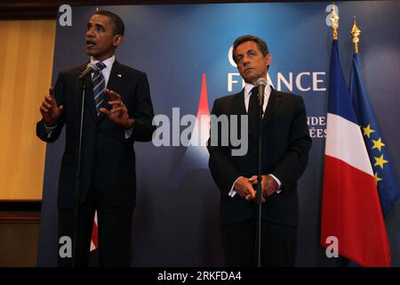 Bildnummer : 55402811 Datum : 27.05.2011 Copyright : imago/Xinhua DEAUVILLE , 27 mai 2011 (Xinhua) -- le président américain Barack Obama (à gauche) et le président français Nicolas Sarkozy se rencontrent en marge du sommet du G8, à Deauville, dans le nord-ouest de la France, le 27 mai 2011. (Xinhua photo/Ministère des Affaires étrangères de la France) (jy) DEAUVILLE-FRANCE-US-MEET PUBLICATIONxNOTxINxCHN personnes Politik G8 G 8 Paris kbdig xdp premiumd 2011 quer Bildnummer 55402811 Date 27 05 2011 Copyright Imago XINHUA Deauville Mai 27 2011 XINHUA le président américain Barack Obama l et le président français Nicolas Sarkozy se rencontrent SUR la ligne latérale du G8 Banque D'Images