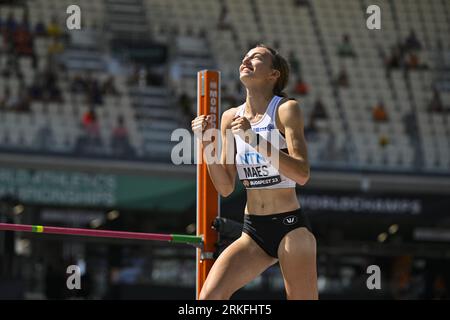 Budapest, Hongrie. 25 août 2023. L'athlète belge Merel Maes célèbre lors de l'épreuve de saut en hauteur aux Championnats du monde d'athlétisme à Budapest, Hongrie, le vendredi 25 août 2023. Les mondiaux se déroulent du 19 au 27 août 2023. BELGA PHOTO ERIC LALMAND crédit : Belga News Agency/Alamy Live News Banque D'Images