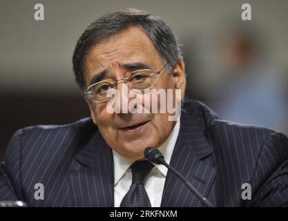 Bildnummer : 55444645 Datum : 09.06.2011 Copyright : imago/Xinhua (110609) -- WASHINGTON, 9 juin 2011 (Xinhua) -- le directeur de la Central Intelligence Agency des États-Unis, Leon Panetta, témoigne lors de son audience de confirmation devant le Comité des services armés du Sénat sur Capitole à Washington D.C., capitale des États-Unis, le 9 juin 2011. Panetta a été nommé par le président américain Barack Obama pour succéder à Robert Gates en tant que prochain secrétaire américain à la Défense. (Xinhua/Zhang Jun) (zw) U.S.-WASHINGTON-PANETTA-CONFIRMATION AUDITION PUBLICATIONxNOTxINxCHN People Politik xcb x0x 2011 quer Bildnummer 55444 Banque D'Images