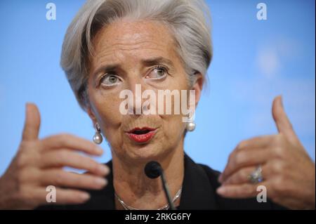 Bildnummer : 55554158 Datum : 15.04.2011 Copyright : imago/Xinhua (110628) -- NEW YORK, 28 juin 2011 (Xinhua) -- la photo prise le 15 avril 2011 montre Christine Lagarde, ministre française de l'économie, des Finances et de l'Industrie, qui assistait aux réunions de printemps 2011 du Fonds monétaire international (FMI) et de la Banque mondiale à Washington D.C., capitale des États-Unis. Le Fonds monétaire international (FMI) a annoncé mardi qu’il avait choisi la ministre française des Finances Christine Lagarde pour être son prochain directeur général. (Xinhua/Zhang Jun) (wjd) US-FMI-FRANCE-LAGARDE-NOUVEAU DIRECTEUR GÉNÉRAL PUBLICATIONxNOTxI Banque D'Images