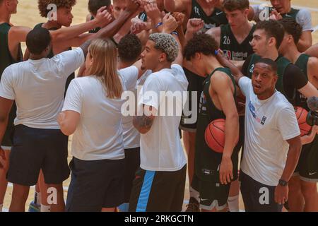 Wroclaw, Wroclaw, Pologne. 25 août 2023. Jeremy Sochan apparaît à Wroclaw dans le cadre du camp européen NBA ''Basketball sans frontières'' (image de crédit : © Krzysztof Zatycki/ZUMA Press Wire) À USAGE ÉDITORIAL UNIQUEMENT ! Non destiné à UN USAGE commercial ! Banque D'Images