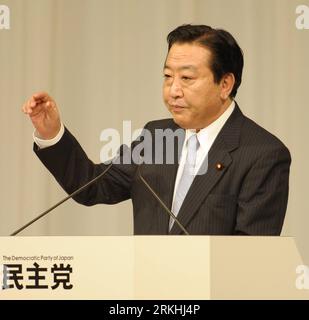 Bildnummer : 55835477 Datum : 28.08.2011 Copyright : imago/Xinhua (110828) -- TOKYO, 28 août 2011 (Xinhua) -- le ministre japonais des Finances, Yoshihiko Noda, prononce un débat du Parti démocratique du Japon (PDJ) à Tokyo, capitale du Japon, le 28 août 2011. Cinq législateurs du Parti démocratique du Japon (PDJ) ont présenté leurs politiques lors du débat dimanche après avoir déposé leurs documents de candidature pour l élection présidentielle du parti au pouvoir samedi. (Xinhua/Kenichiro Seki) (lr) JAPON-TOKYO-DPJ-CANDIDAT-DÉBAT PUBLICATIONxNOTxINxCHN People Politik Wahl Präsidentschaftswahl Kandidaten Porträt premiumd xns x Banque D'Images