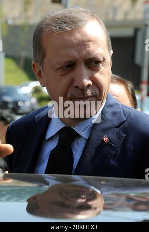 Bildnummer : 55902311 Datum : 06.09.2011 Copyright : imago/Xinhua (110906) -- ANKARA, 6 septembre 2011 (Xinhua) -- le Premier ministre turc Recep Tayyip est vu sur la photo prise à Ankara, Turquie, le 6 septembre 2011. Le Premier ministre turc Recep Tayyip Erdogan a déclaré mardi que la Turquie avait suspendu ses relations commerciales, militaires et de défense avec Israël. (Xinhua/Anadolu) (zcc) TURQUIE-ANKARA-ISRAËL-RELATIONS PUBLICATIONxNOTxINxCHN People Politik premiumd xbs x0x 2011 hoch 55902311 Date 06 09 2011 Copyright Imago XINHUA Ankara sept 6 2011 XINHUA Premier ministre turc Recep Tayyip IS L. Banque D'Images