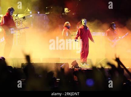 Bildnummer : 56116049 Datum : 26.09.2011 Copyright : imago/Xinhua (110926) -- RIO DE JANEIRO, 26 septembre 2011 (Xinhua) -- des membres de Slipknot, un groupe de heavy Metal américain, se produisent pendant Rock in Rio, qui s'est tenu dans le sud-est du Brésil à Rio de Janeiro, le 26 septembre 2011. Initié en 1985, Rock in Rio compte parmi les plus grands festivals de musique au monde. L'événement de 10 jours dure jusqu'au 2 octobre. (Xinhua/Agencia Estado) (BRAZIL OUT) (lmm) BRÉSIL-RIO DE JANEIRO-MUSIC FESTIVAL-ROCK IN RIO PUBLICATIONxNOTxINxCHN People Musik Entertainment Aktion x0x xtm 2011 quer 56116049 Date 26 09 2011 Copyright Imago XINHUA Rio de Jan Banque D'Images