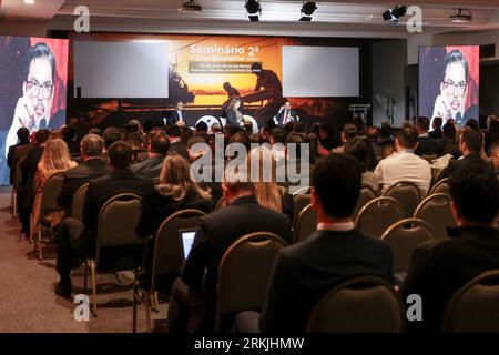 Curitiba, Brésil. 25 août 2023. PR - CURITIBA - 08/25/2023 - CURITIBA, SÉMINAIRE SUR LES PORTS BRÉSILIENS - 2e édition du séminaire sur les ports brésiliens, à l'hôtel Bourbon Convention de Curitiba, ce vendredi (25). Événement créé par Portos do Parana débat sur le rôle des ports dans l'économie brésilienne et les principaux aspects de la loi portuaire. Photo : Robson Mafra/AGIF crédit : AGIF/Alamy Live News Banque D'Images