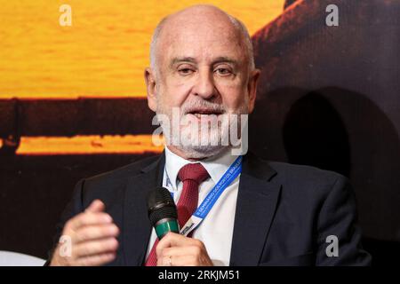 Curitiba, Brésil. 25 août 2023. PR - CURITIBA - 08/25/2023 - CURITIBA, SÉMINAIRE PORTOS BRASILEIROS - Benjamim Zymler, Ministre de la TCU, lors du séminaire Portos Brasileiros, à l'hôtel Bourbon Convention de Curitiba, ce vendredi (25). Événement créé par Portos do Parana débat sur le rôle des ports dans l'économie brésilienne et les principaux aspects de la loi portuaire. Photo : Robson Mafra/AGIF crédit : AGIF/Alamy Live News Banque D'Images